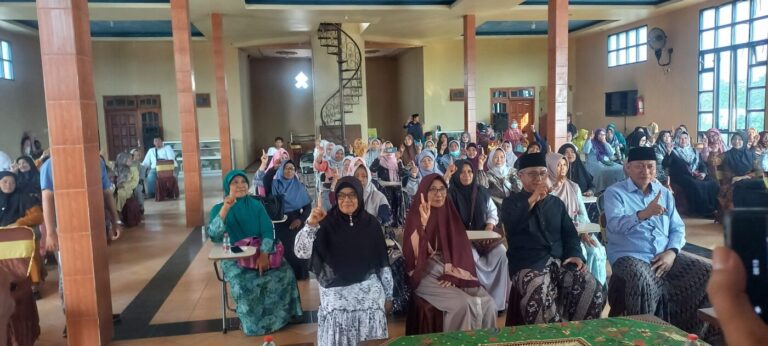 Ibu-Ibu Muslimat NU Kota Kediri Gelar Istighosah Doakan Vinanda-Gus Qowim Jadi Walikota dan Wakil Walikota Kediri