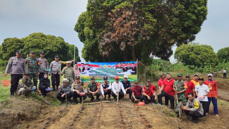 Polsek Pacet Gelar Launching Gugus Tugas Ketahanan Pangan, Tanam Jagung di Lahan 3 Hektare