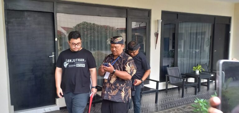 Mas Dhito Akan Perjuangkan Nasib Tenaga Honorer K2