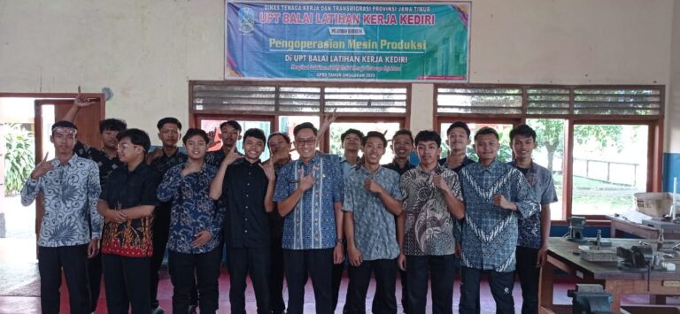 Lulusan SMK Ingin Tambah Ilmu Ikuti Pelatihan Pengoperasian Mesin Produksi di BLK Kediri