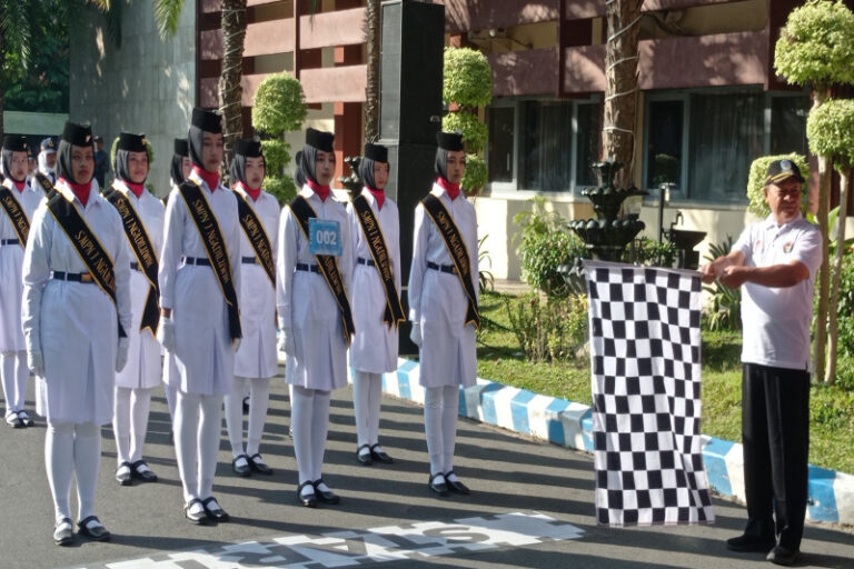 Dinas Pendidikan Kabupaten Kediri Gelar Lomba Baris berbaris Tingkat SMP dan MTs se Kabupaten Kediri