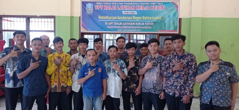 Siswa Lulusan SMKN Plosoklaten Tingkatkan Skill dan Hobi Ikuti Pelatihan Pemeliharaan Kendaraan Ringan Sistem Injeksi di BLK Kediri
