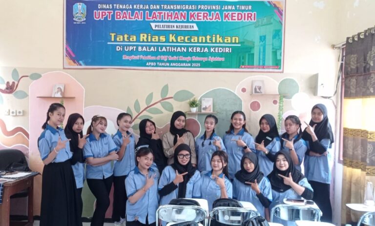 Cetak Perias Pengantin BLK Kediri Gelar Pelatihan Tata Rias Kecantikan