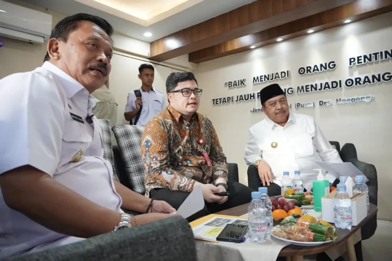 Rencanakan Pembangunan Flyover Mengkreng, Mas Dhito Bertemu Bupati Nganjuk dan Jombang